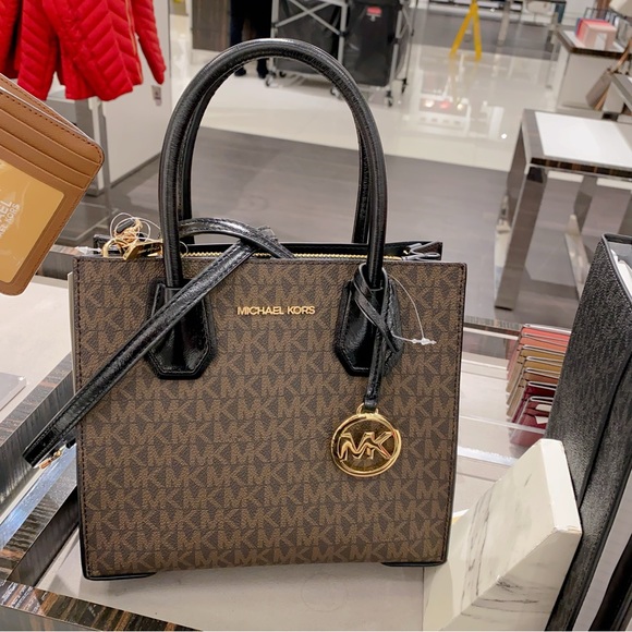 Michael Kors Mercer Medium Crossbody Bag - Picture 4 of 9